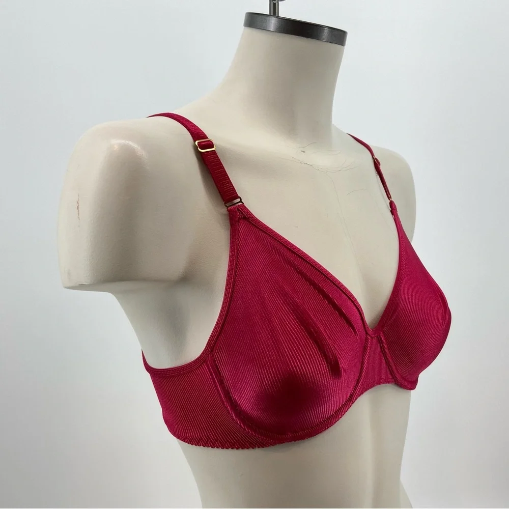 VTG Warner’s Body Beware Bra Red Ribbed Nylon Unlined Undewire Size 36B